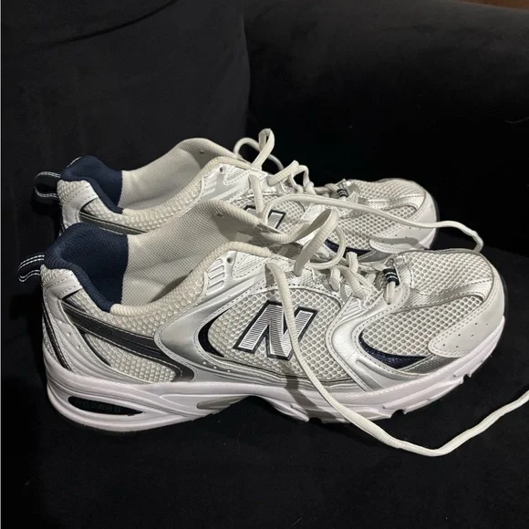 Women’s New Balance 530 - Picture 2 of 5